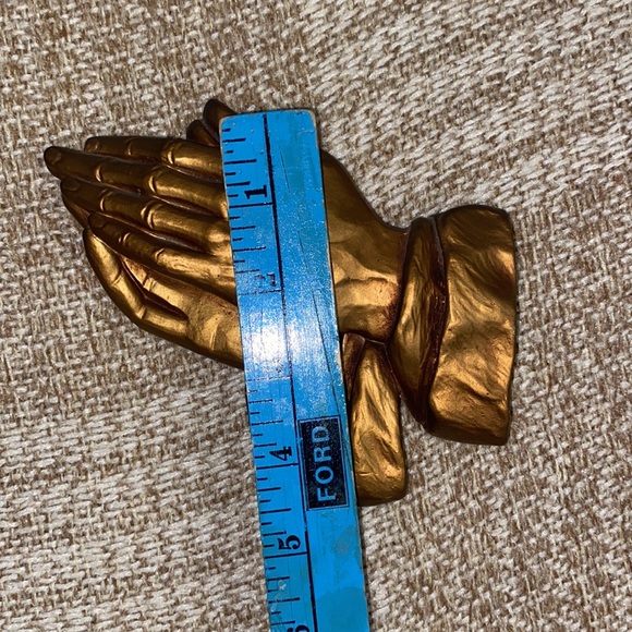 Vintage praying hands wall art - Picture 7 of 10
